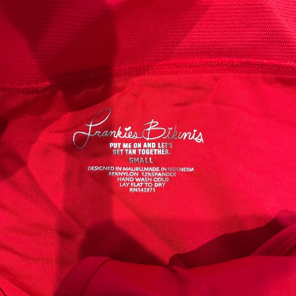 Red Ribbed Bikini Set - Picture 4 of 4